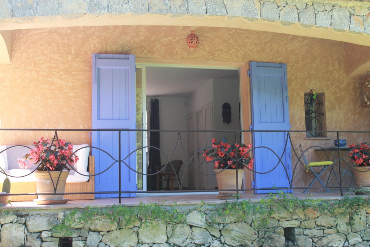 B&B Charming Suite And Pool - Adults Only Tourrettes Exteriér fotografie